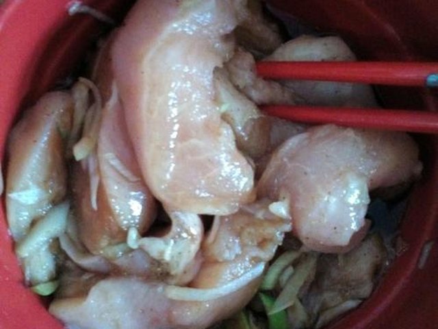 【五香炸鸡肉】步骤2