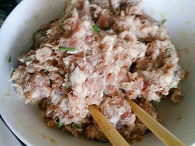 【青椒酿肉】步骤1