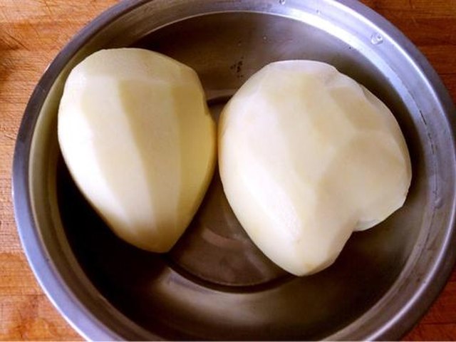【牛肉烧土豆】步骤2