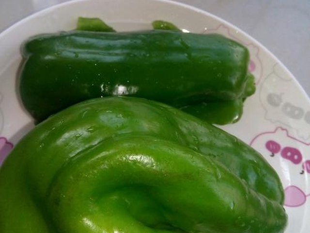 【肉片炒青椒】步骤1