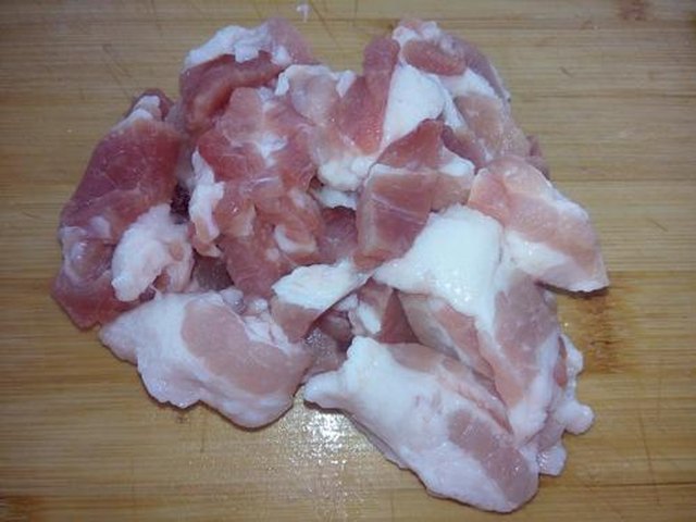 【肉片炒青椒】步骤2