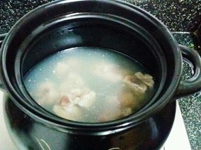 【排骨椰子鸡】步骤3