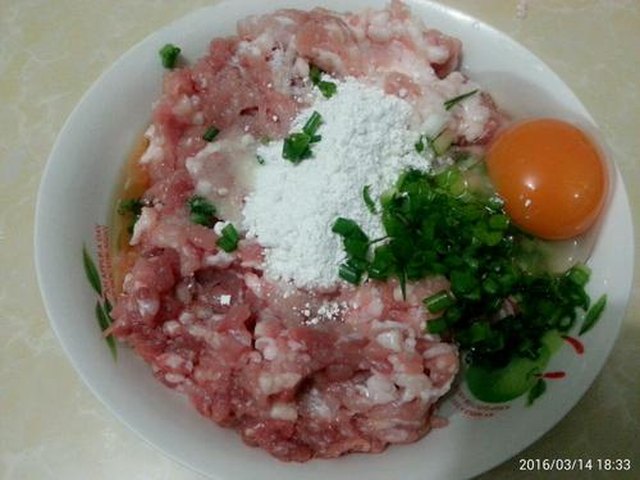 【肉包蛋】步骤3
