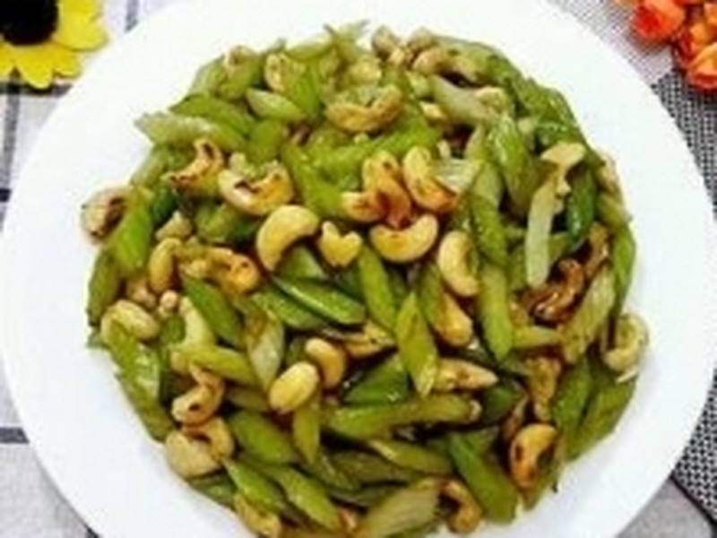 西芹炒腰果