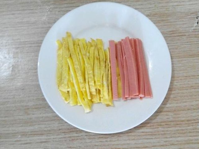 【圆白菜炒饼】步骤4