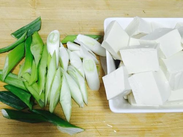 【大葱炒豆腐】步骤2