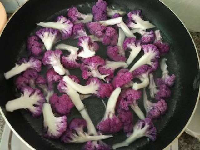 【花菜煸肉】步骤3