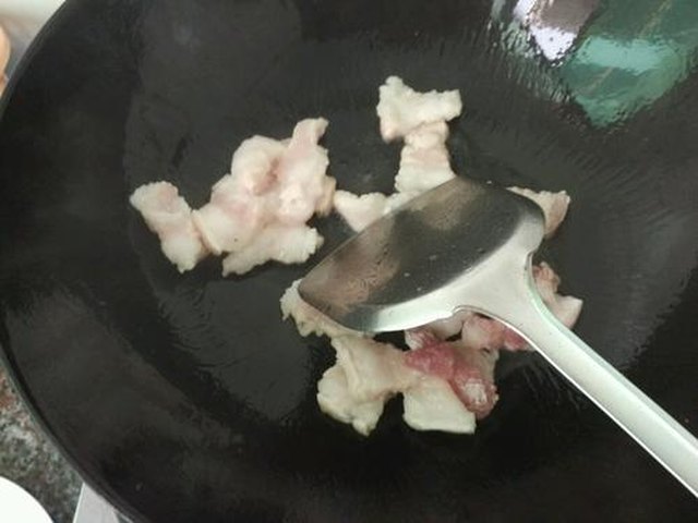 【花菜煸肉】步骤4
