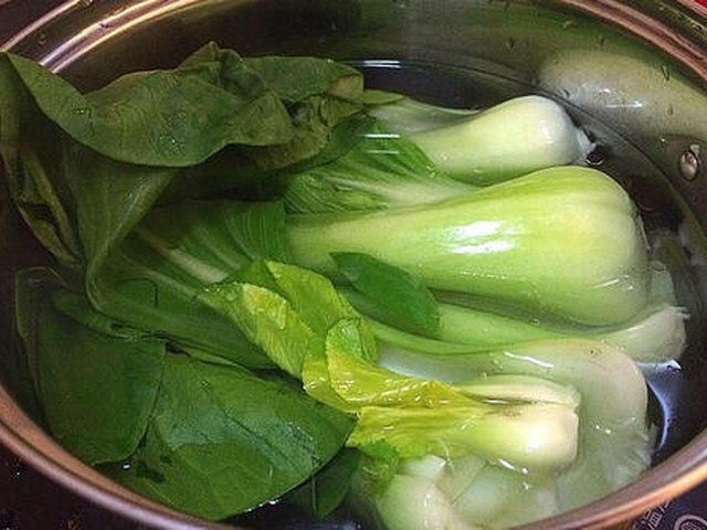 【木耳炒油菜】步骤2