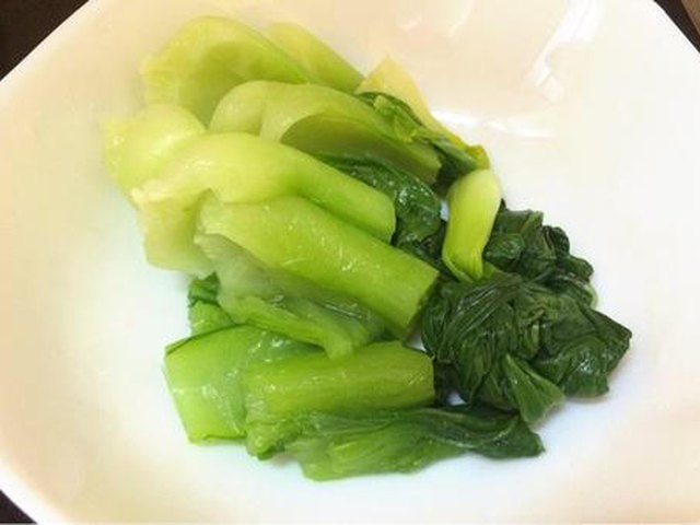 【木耳炒油菜】步骤4
