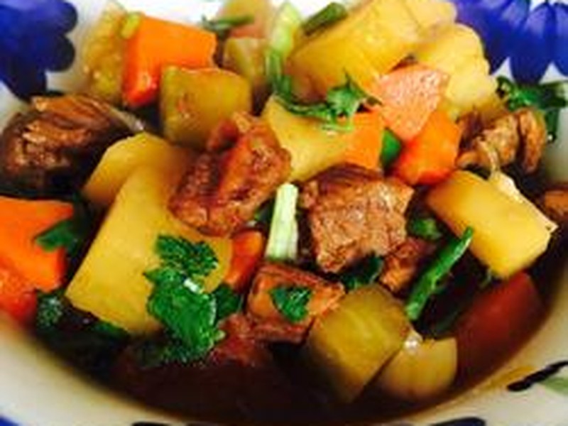 土豆萝卜炖牛肉