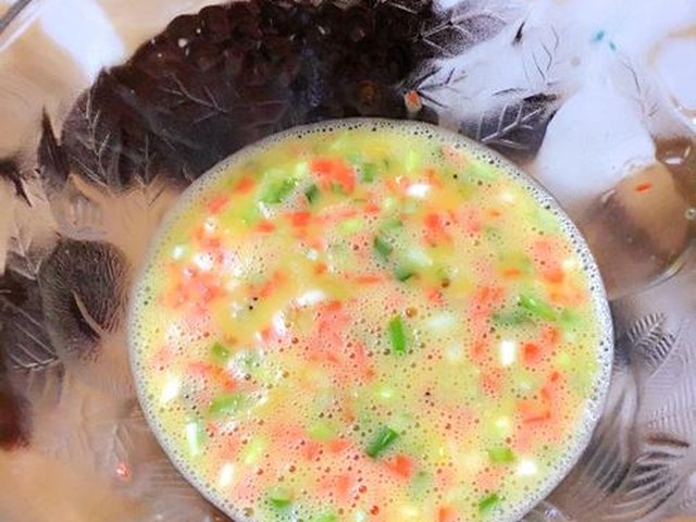 【虾皮胡萝卜鸡蛋碎（宝宝高钙高蛋白食谱）】步骤4