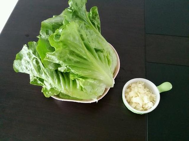【蚝油生菜】步骤1