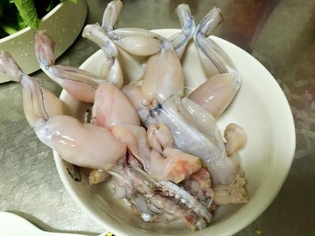 【香辣红油牛蛙】步骤1
