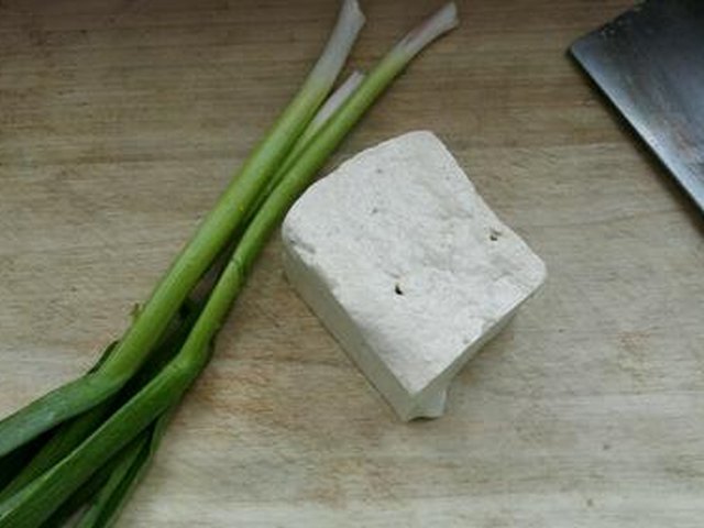 【青蒜烧脆皮豆腐】步骤1