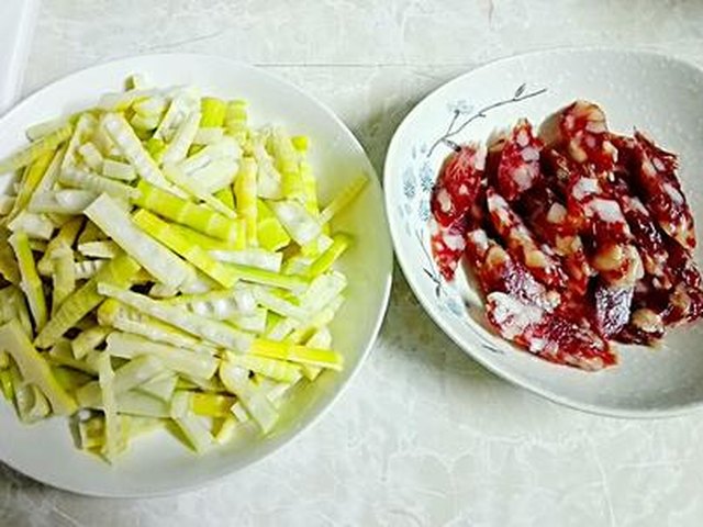 【野笋炒腊肠】步骤4