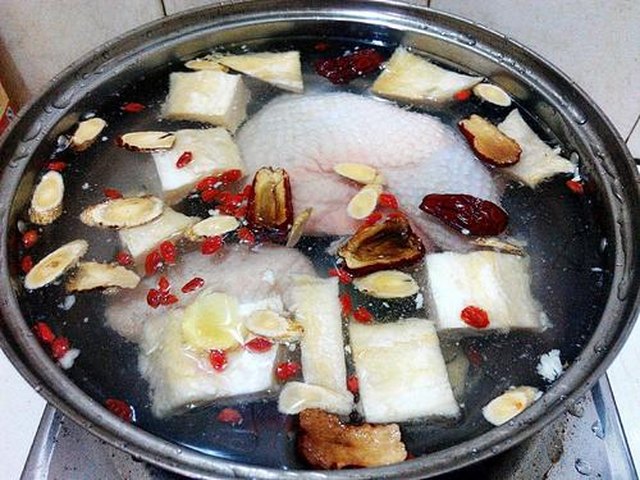 【榴莲壳鸡汤】步骤4