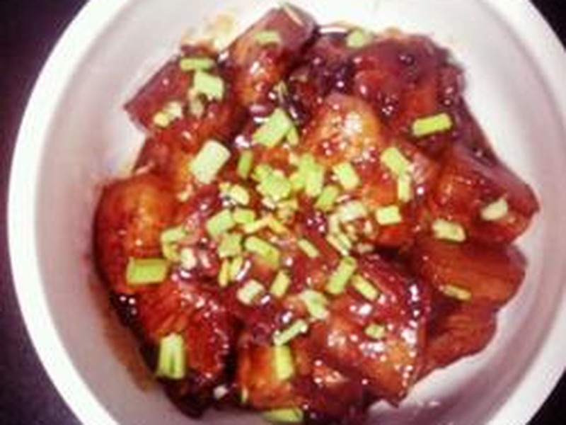 砂锅蒸红烧肉