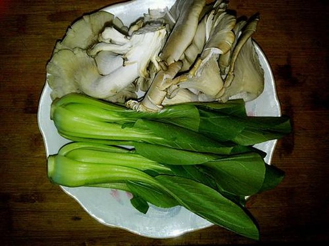 【蘑菇青菜】步骤1