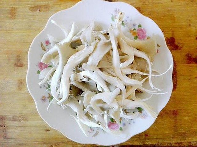 【蘑菇青菜】步骤2