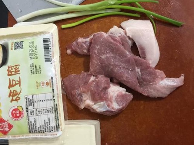 【酿豆腐】步骤1