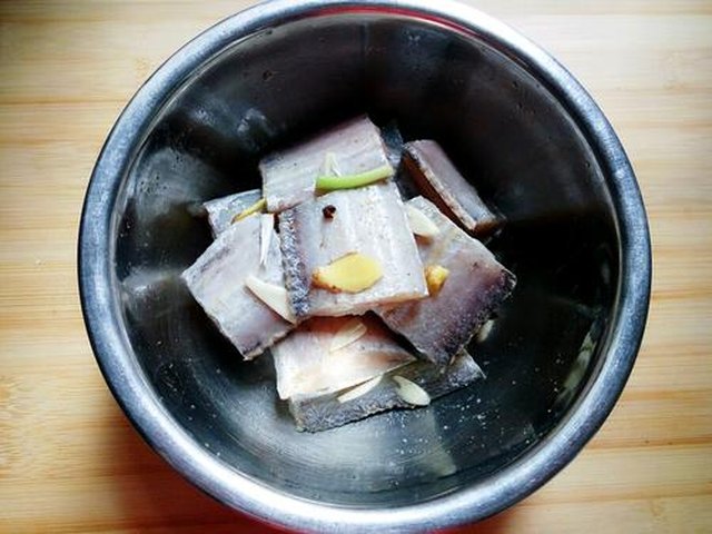 【香酥带鱼】步骤4