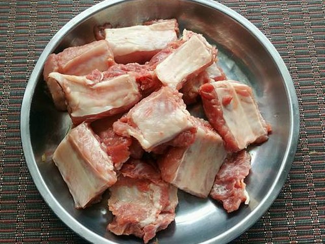 【小白菜炖排骨】步骤1