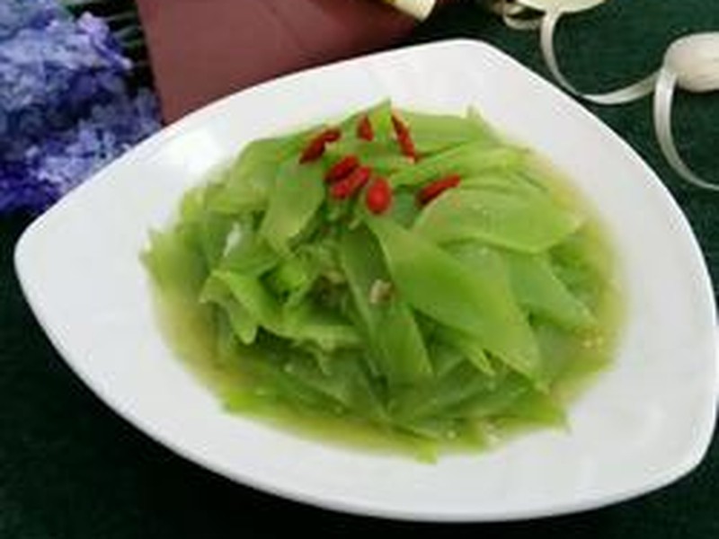 清炒莴笋片