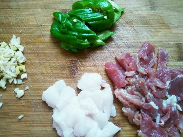 【土豆片炒肉】步骤4