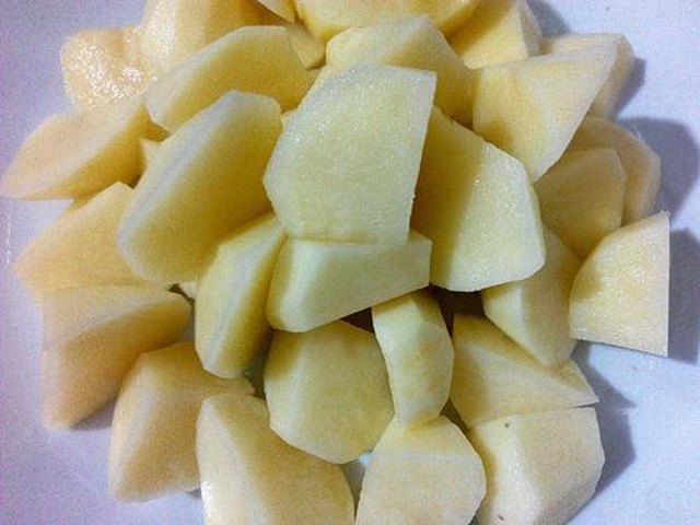 【鸭肉焖土豆】步骤2
