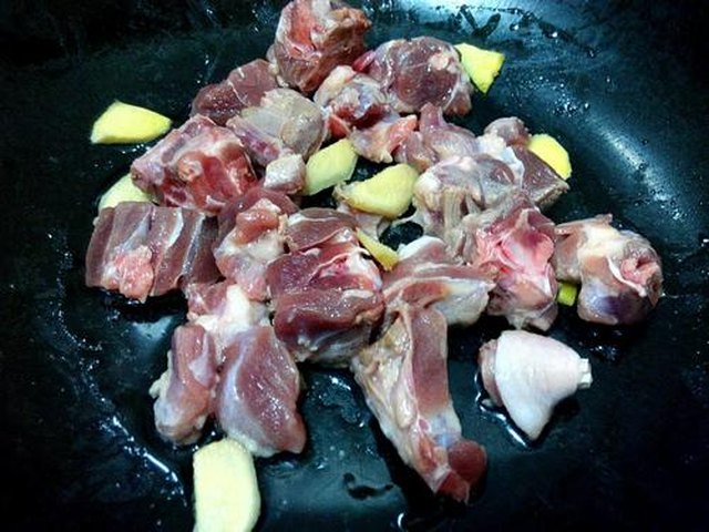 【鸭肉焖土豆】步骤3