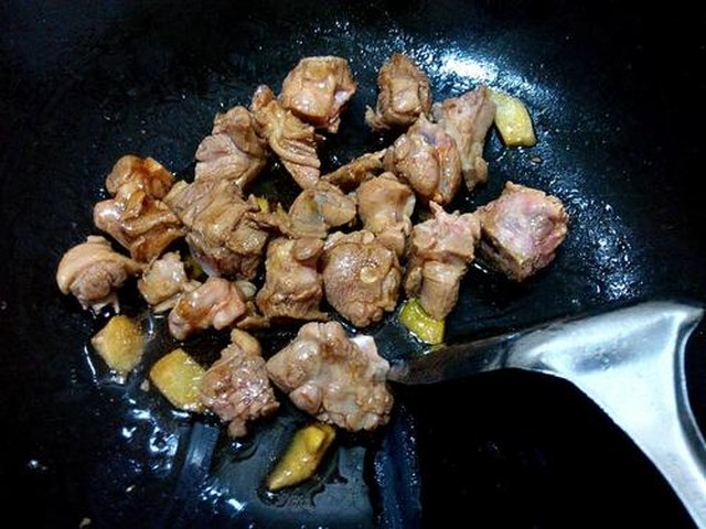 【鸭肉焖土豆】步骤4