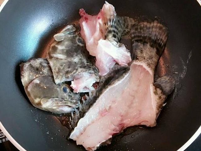 【鱼头鱼骨汤】步骤2