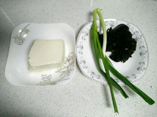 【木耳烧豆腐】步骤1