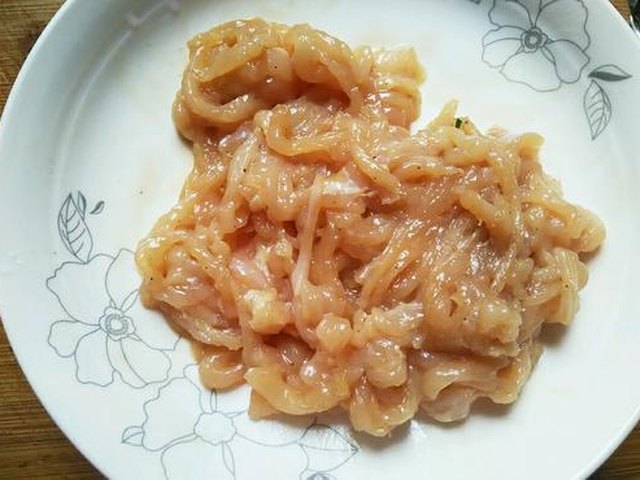 【豆豉辣椒炒肉】步骤4