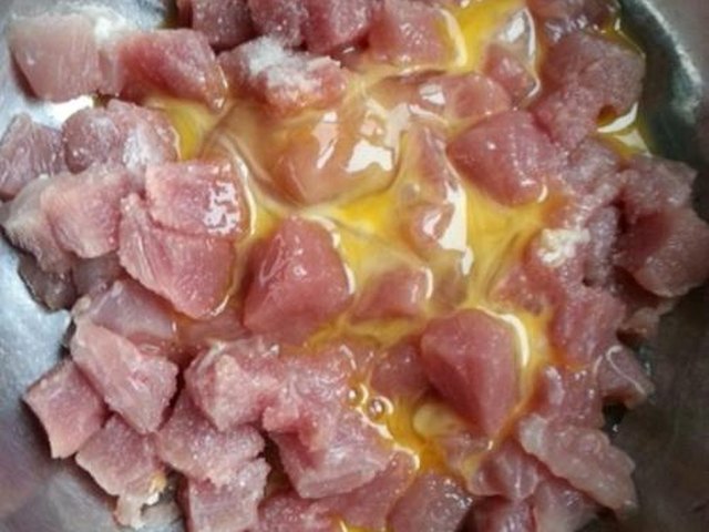 【菠萝咕噜肉】步骤2