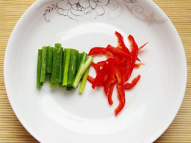 【丝瓜炒鸡蛋】步骤3