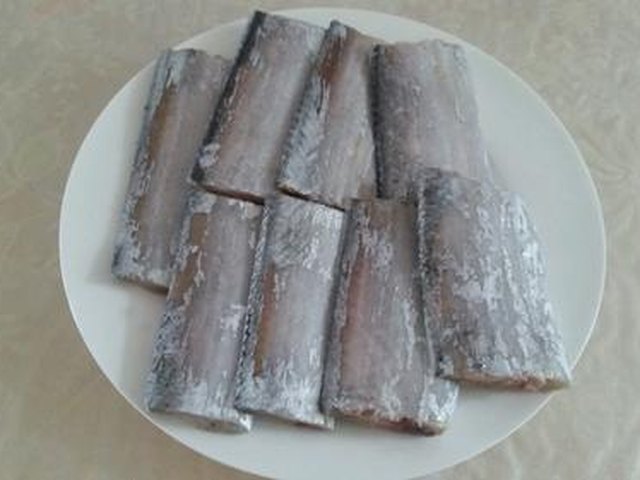【油炸带鱼段】步骤1