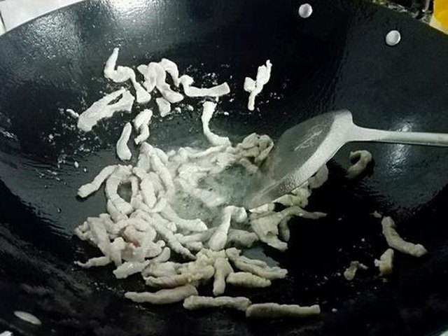 【双椒瘦肉炒茭白】步骤4