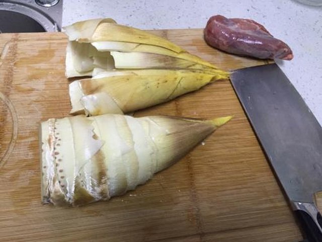 【冬笋炒肉片】步骤3