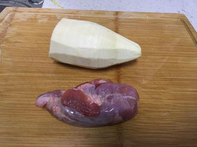 【冬笋炒肉片】步骤4
