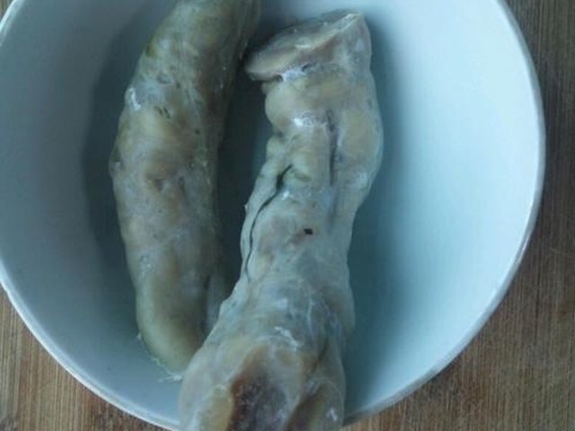 【蒜苗炒腊肠】步骤2