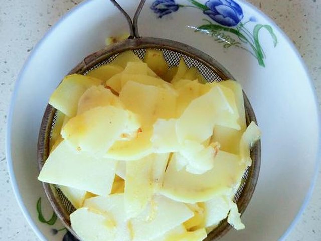 【孜然鸡肉片】步骤4