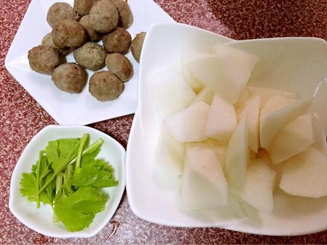 【牛肉丸白萝卜汤】步骤2