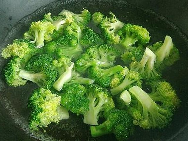 【豆豉西兰花】步骤1