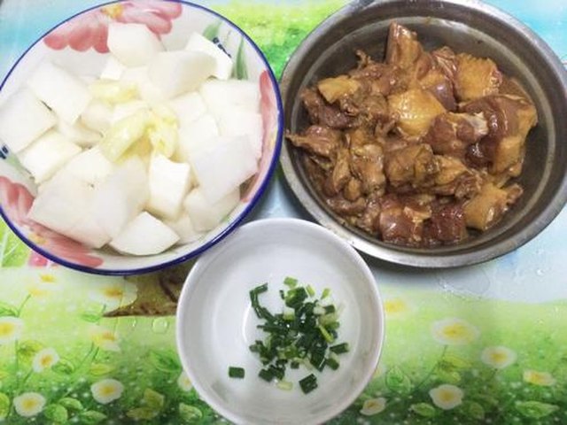 【白萝卜焖鸭肉】步骤3