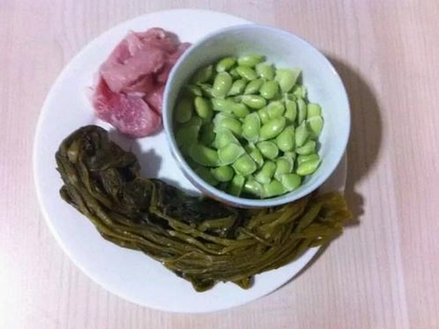 【毛豆炒咸菜】步骤2制作图解