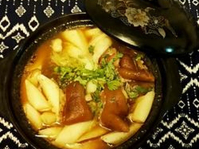 药膳山药炖猪蹄