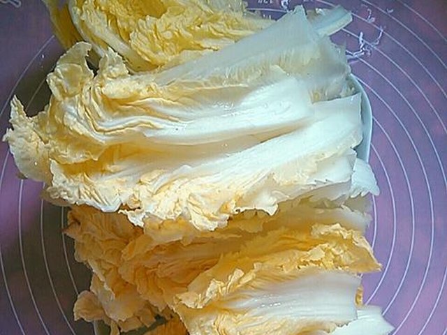【酸辣娃娃菜】步骤2