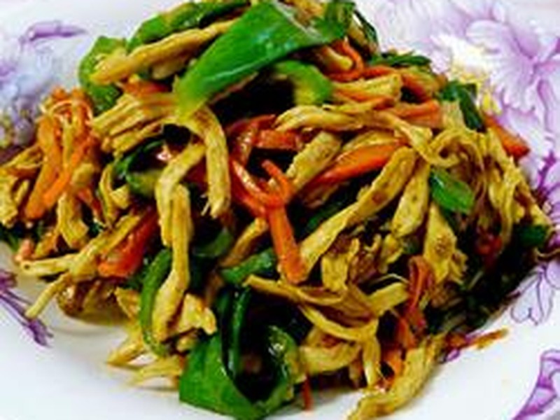 青椒胡萝卜炒鸡丝